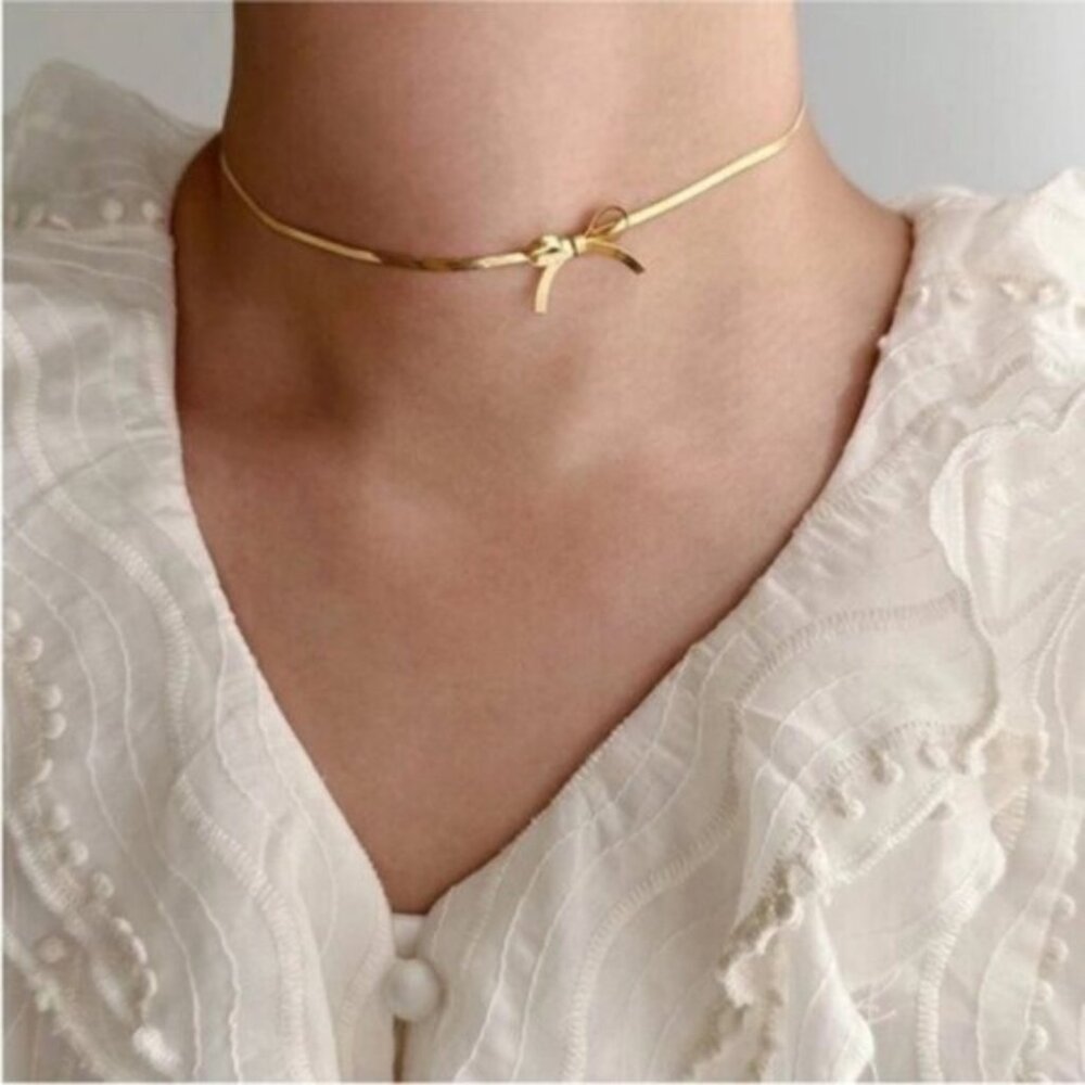 New! Gold Bow Snake Chain Choker Necklace NWOT